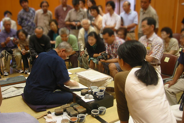伝統木版画の摺り実演会