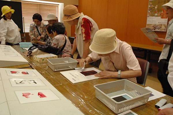ワークショップ「型染めを体験しよう」