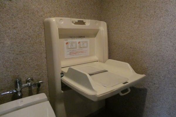 おむつ台